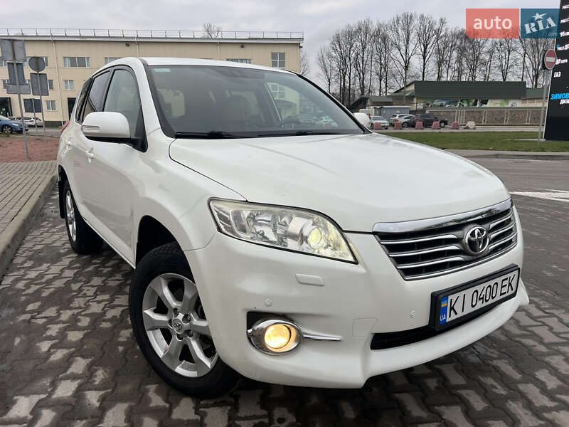 Позашляховик / Кросовер Toyota RAV4 2011 в Софіївській Борщагівці