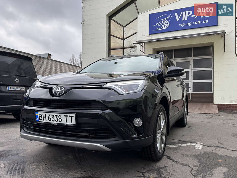 Внедорожник / Кроссовер Toyota RAV4 2016 в Киеве