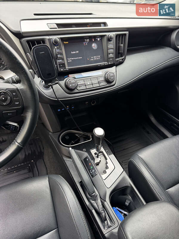 Внедорожник / Кроссовер Toyota RAV4 2016 в Киеве