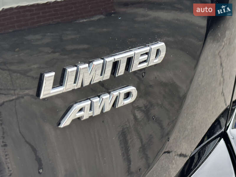 Внедорожник / Кроссовер Toyota RAV4 2016 в Киеве