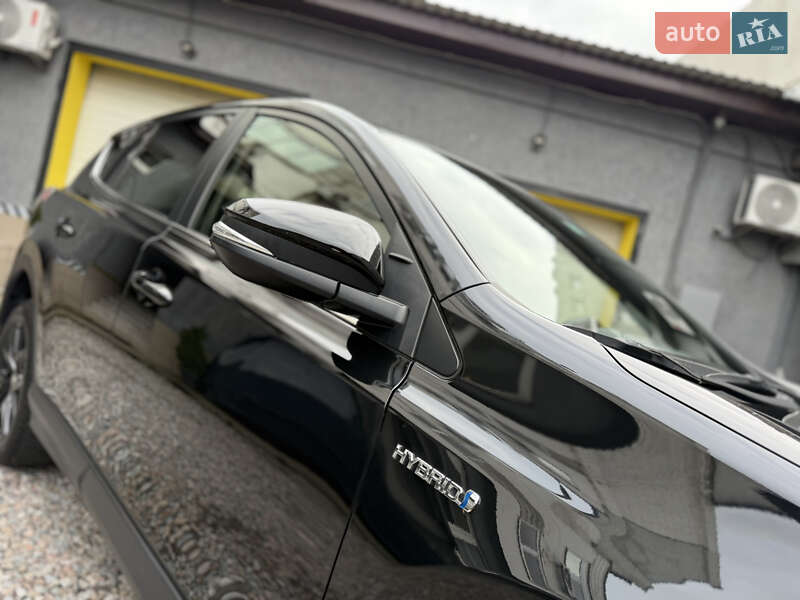 Внедорожник / Кроссовер Toyota RAV4 2018 в Киеве