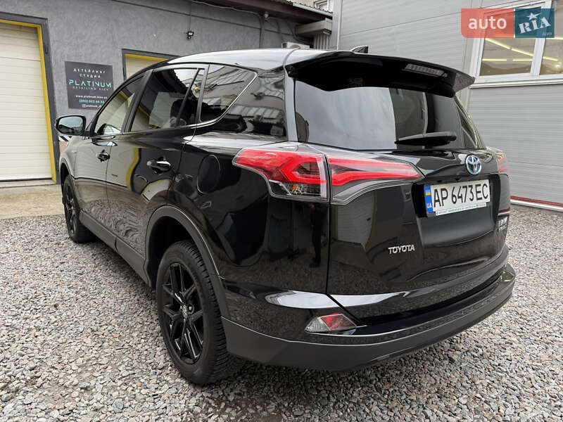Внедорожник / Кроссовер Toyota RAV4 2018 в Киеве