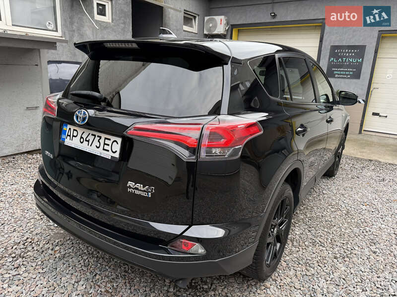 Внедорожник / Кроссовер Toyota RAV4 2018 в Киеве
