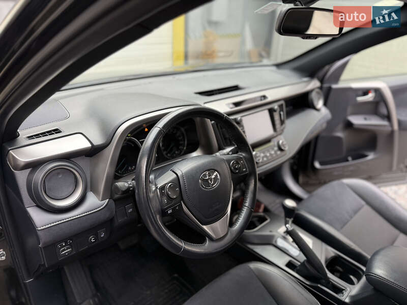 Внедорожник / Кроссовер Toyota RAV4 2018 в Киеве