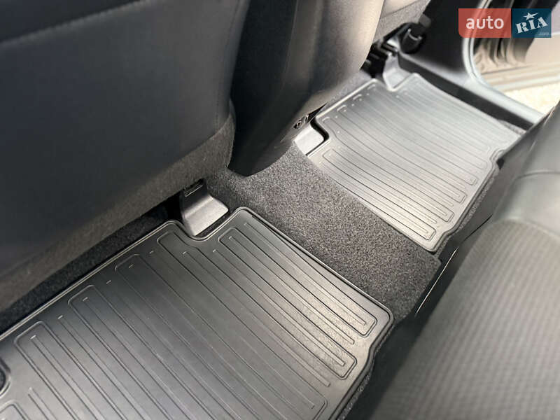 Внедорожник / Кроссовер Toyota RAV4 2018 в Киеве