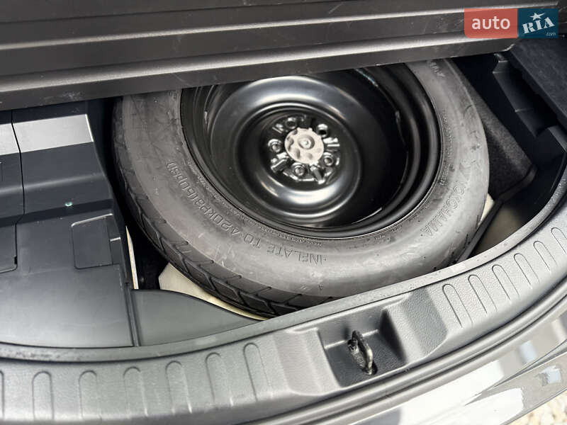 Внедорожник / Кроссовер Toyota RAV4 2018 в Киеве