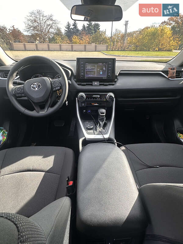 Внедорожник / Кроссовер Toyota RAV4 2021 в Одессе