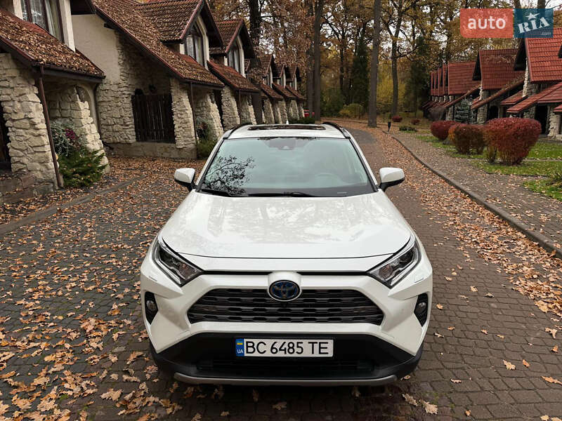 Позашляховик / Кросовер Toyota RAV4 2020 в Львові
