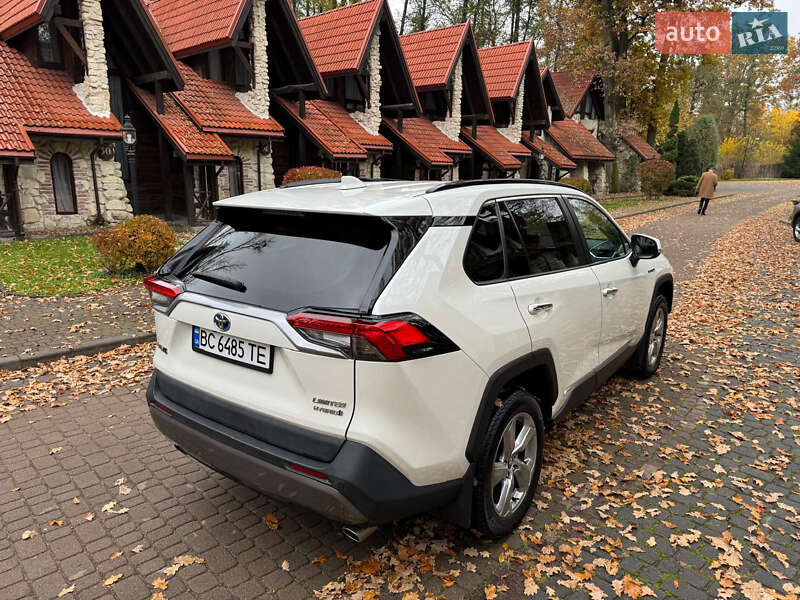 Позашляховик / Кросовер Toyota RAV4 2020 в Львові