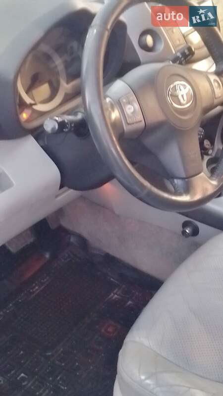 Внедорожник / Кроссовер Toyota RAV4 2007 в Киеве