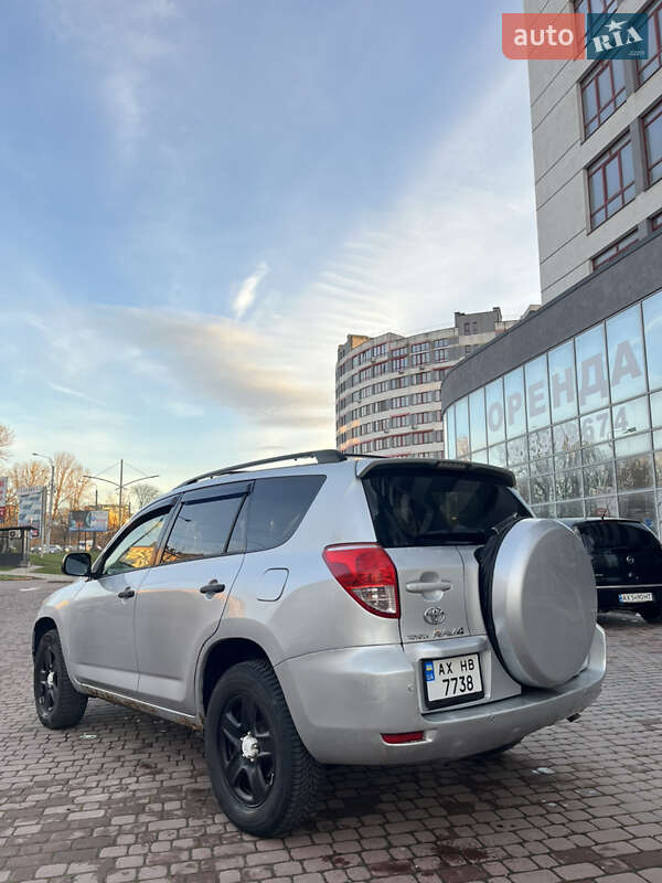 Внедорожник / Кроссовер Toyota RAV4 2006 в Ивано-Франковске