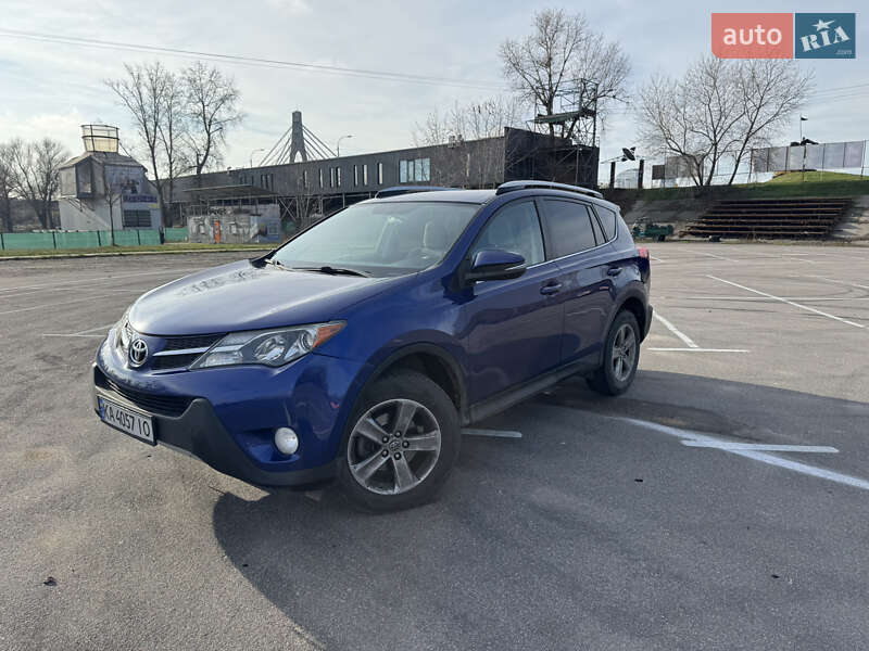 Внедорожник / Кроссовер Toyota RAV4 2015 в Киеве