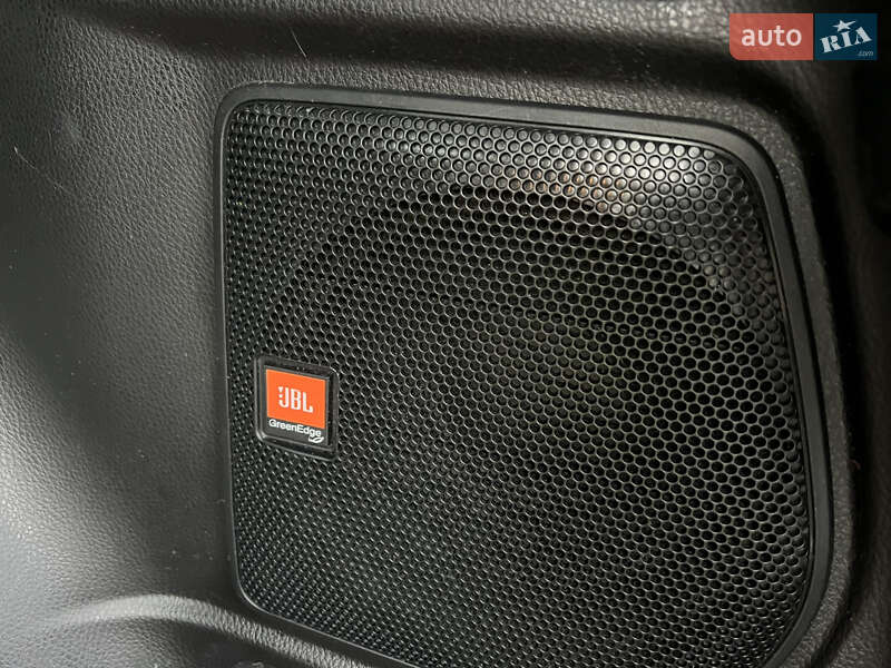 Позашляховик / Кросовер Toyota RAV4 2016 в Києві