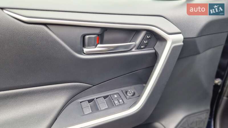 Внедорожник / Кроссовер Toyota RAV4 2023 в Киеве