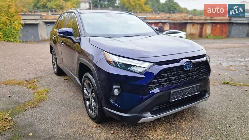 Внедорожник / Кроссовер Toyota RAV4 2023 в Киеве