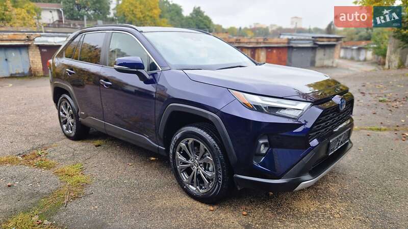 Внедорожник / Кроссовер Toyota RAV4 2023 в Киеве