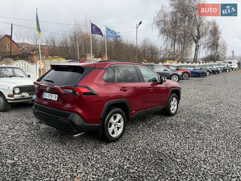 Внедорожник / Кроссовер Toyota RAV4 2021 в Хмельницком