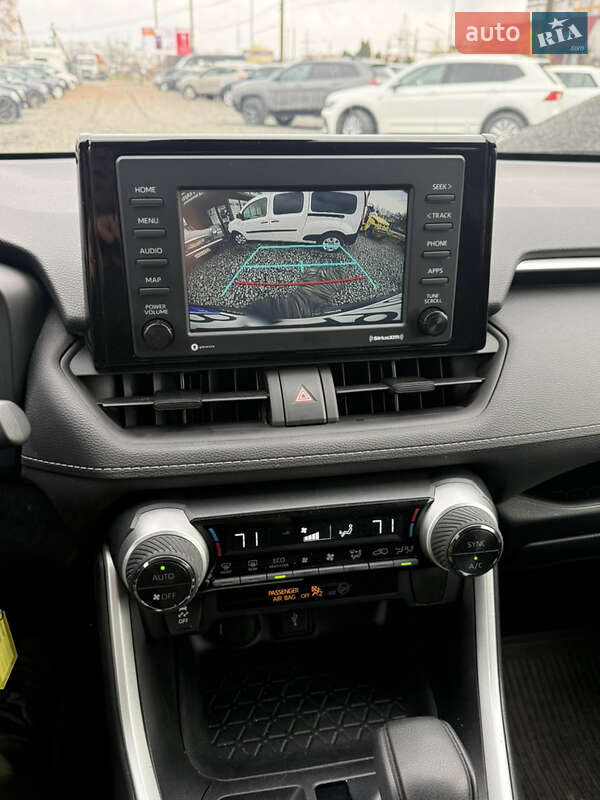 Внедорожник / Кроссовер Toyota RAV4 2021 в Хмельницком