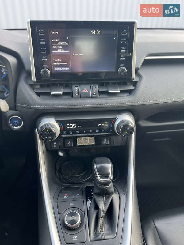 Внедорожник / Кроссовер Toyota RAV4 2020 в Киеве