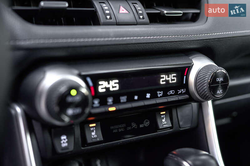 Внедорожник / Кроссовер Toyota RAV4 2021 в Львове