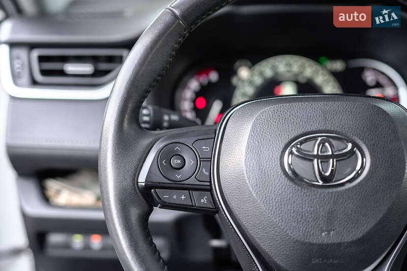 Внедорожник / Кроссовер Toyota RAV4 2021 в Львове