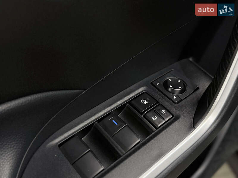 Внедорожник / Кроссовер Toyota RAV4 2022 в Николаеве