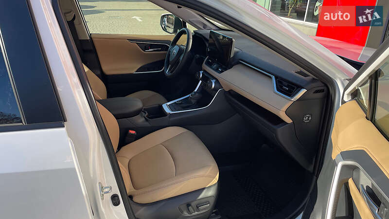 Позашляховик / Кросовер Toyota RAV4 2023 в Запоріжжі