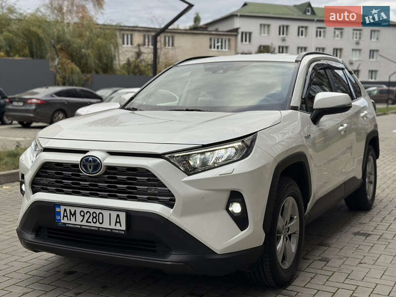 Позашляховик / Кросовер Toyota RAV4 2021 в Житомирі