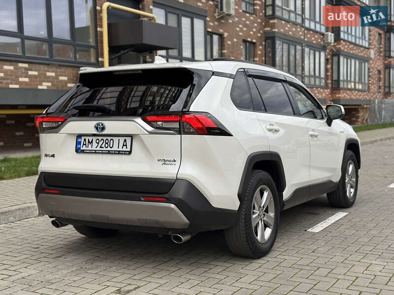 Позашляховик / Кросовер Toyota RAV4 2021 в Житомирі