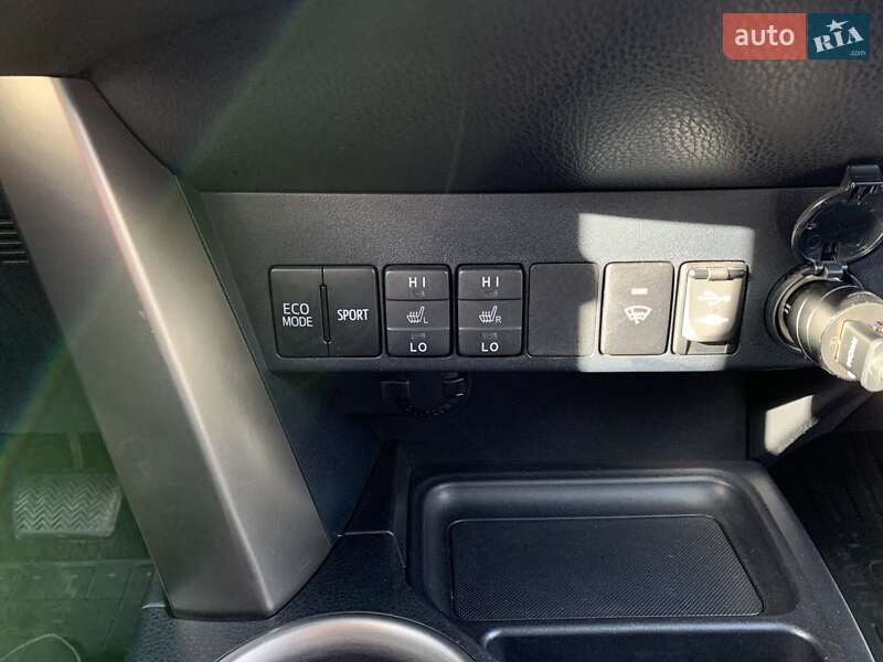 Внедорожник / Кроссовер Toyota RAV4 2013 в Киеве