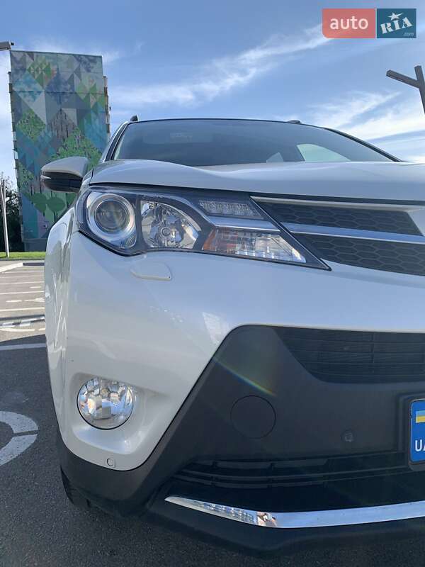 Внедорожник / Кроссовер Toyota RAV4 2013 в Киеве