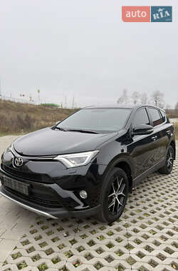Внедорожник / Кроссовер Toyota RAV4 2016 в Хмельницком