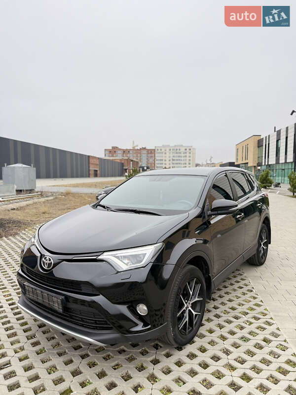 Позашляховик / Кросовер Toyota RAV4 2016 в Хмельницькому