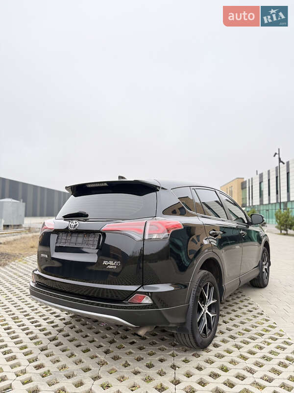 Позашляховик / Кросовер Toyota RAV4 2016 в Хмельницькому