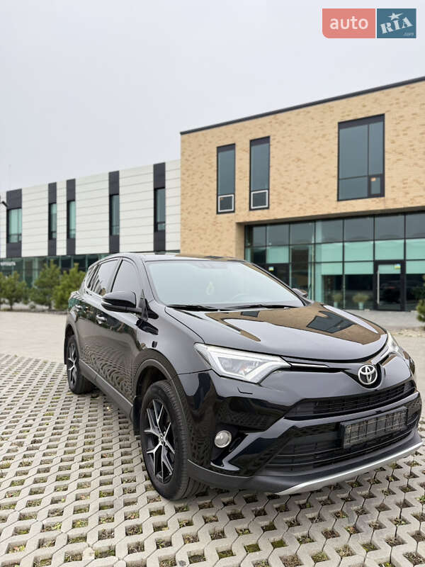 Позашляховик / Кросовер Toyota RAV4 2016 в Хмельницькому