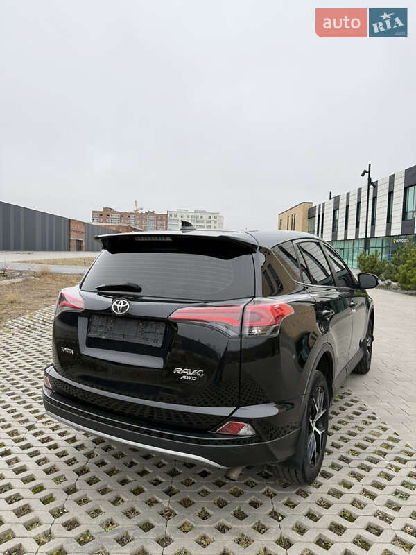 Позашляховик / Кросовер Toyota RAV4 2016 в Хмельницькому