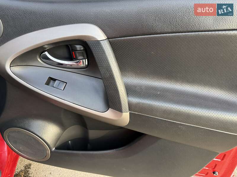 Внедорожник / Кроссовер Toyota RAV4 2008 в Киеве фото 48 Внедорожник / Кроссовер Toyota RAV4 2008 в Киеве