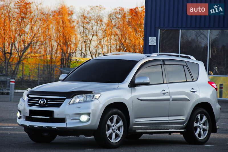 Внедорожник / Кроссовер Toyota RAV4 2011 в Днепре