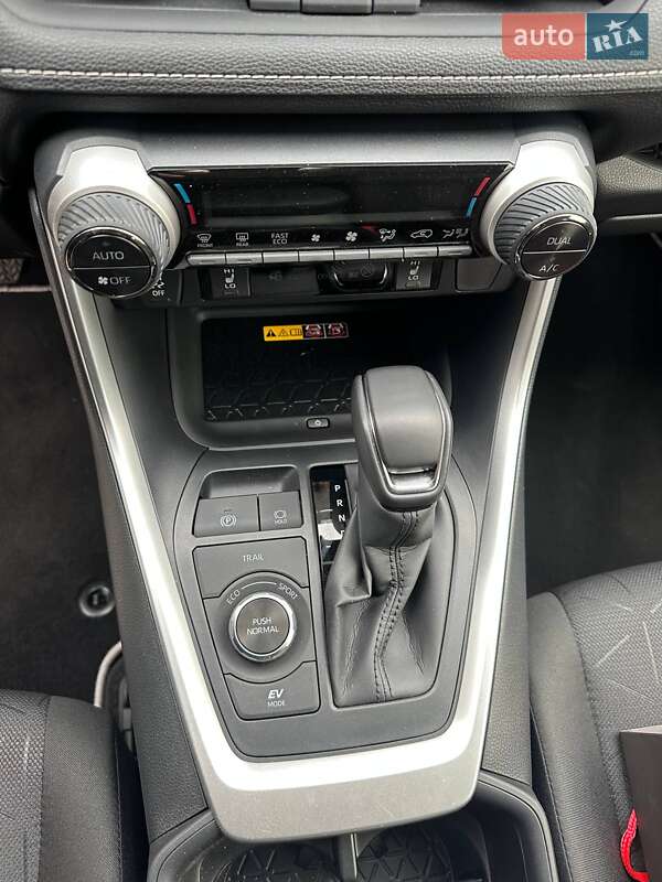 Позашляховик / Кросовер Toyota RAV4 2025 в Полтаві