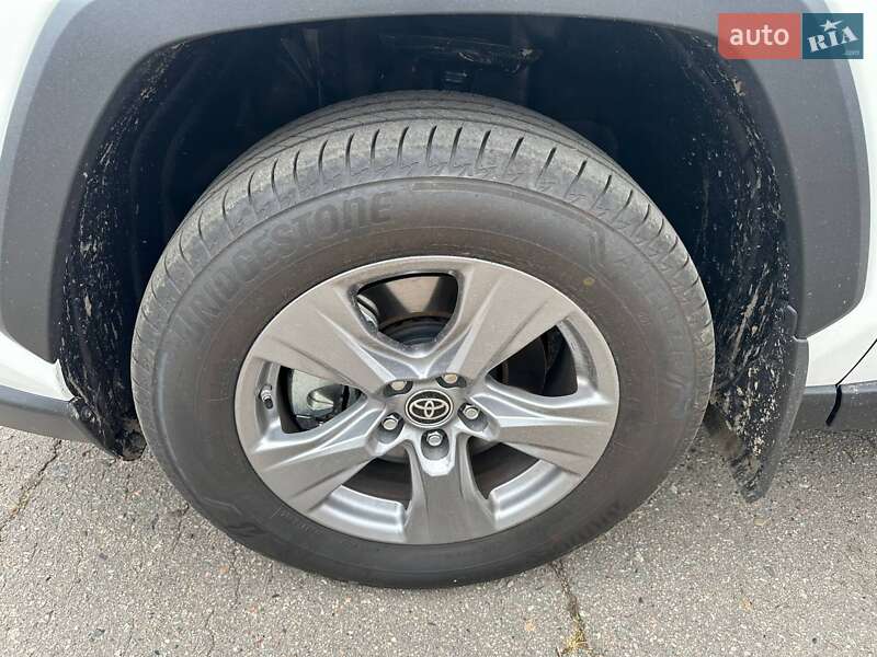 Позашляховик / Кросовер Toyota RAV4 2025 в Полтаві