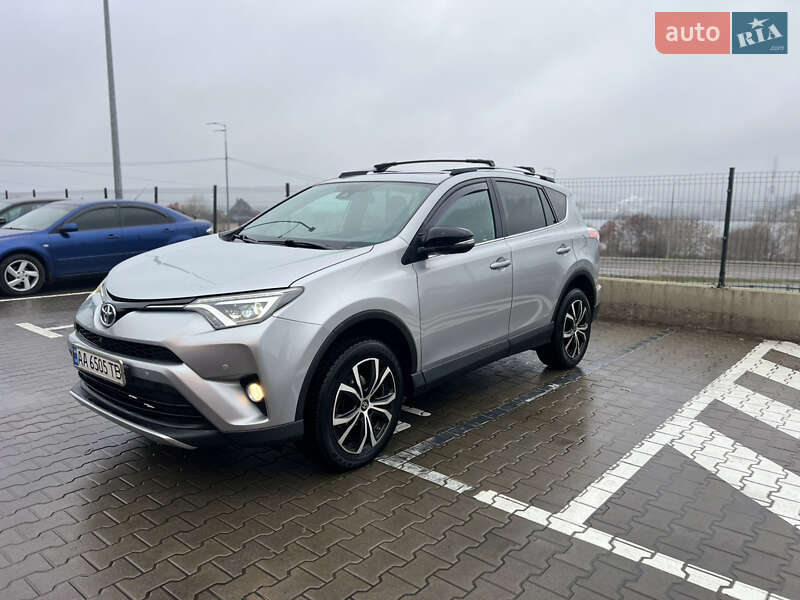 Позашляховик / Кросовер Toyota RAV4 2016 в Києві фото 2 Позашляховик / Кросовер Toyota RAV4 2016 в Києві