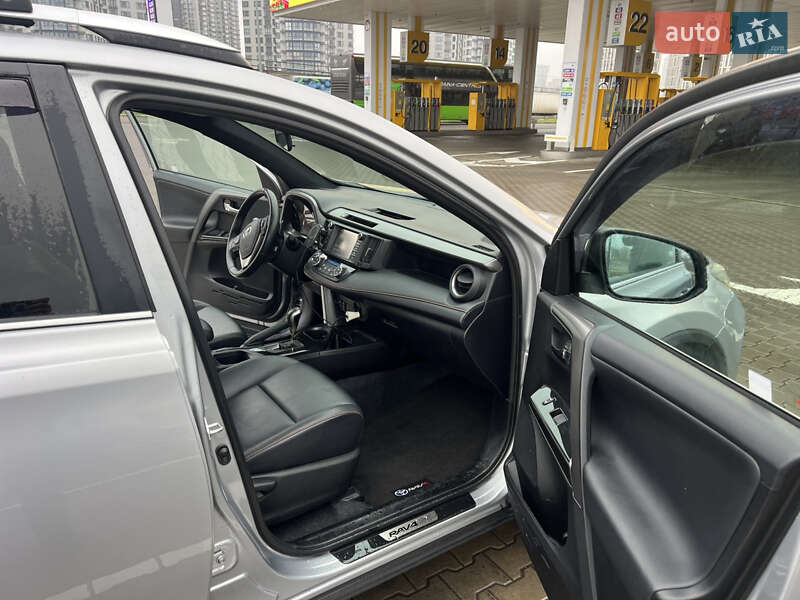 Позашляховик / Кросовер Toyota RAV4 2016 в Києві фото 8 Позашляховик / Кросовер Toyota RAV4 2016 в Києві