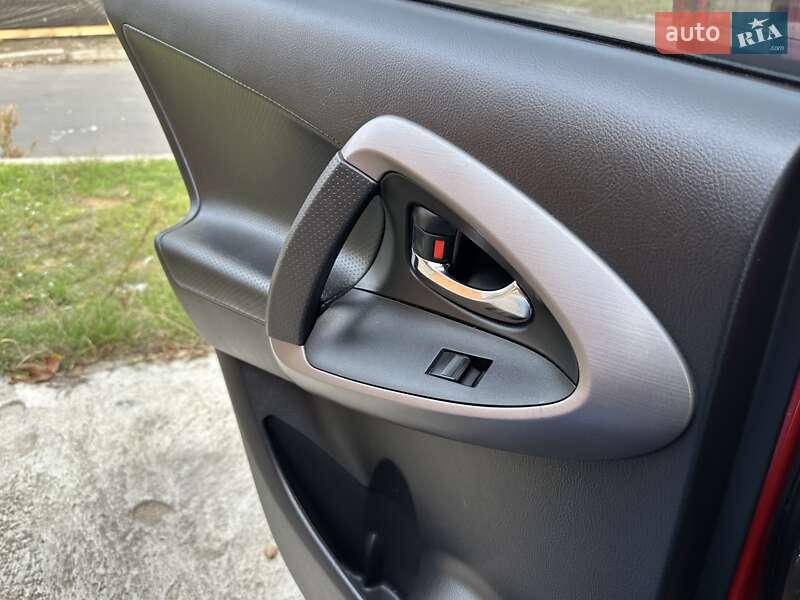 Позашляховик / Кросовер Toyota RAV4 2008 в Одесі