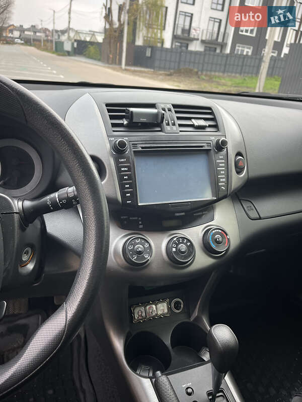 Внедорожник / Кроссовер Toyota RAV4 2012 в Ирпене