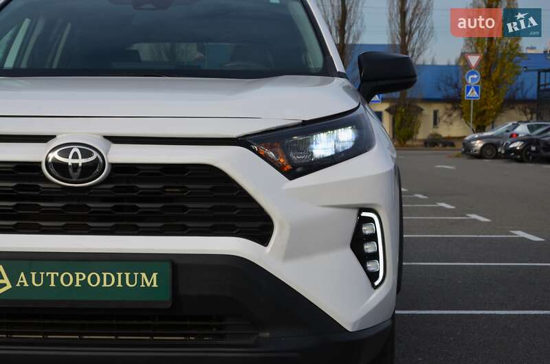 Внедорожник / Кроссовер Toyota RAV4 2022 в Киеве