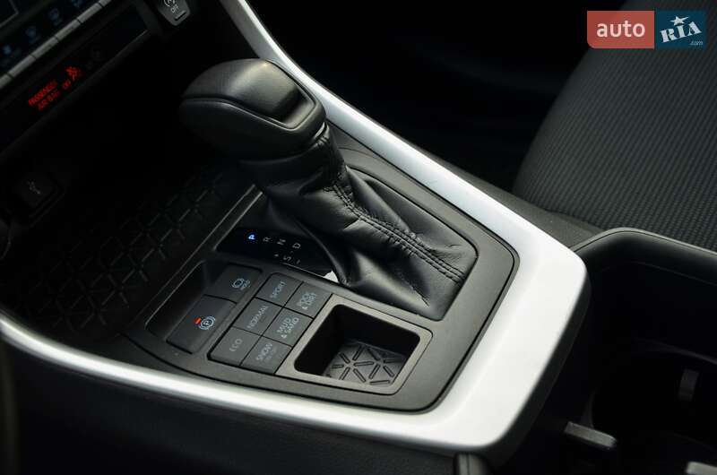 Внедорожник / Кроссовер Toyota RAV4 2022 в Киеве
