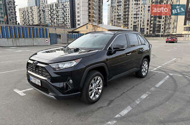 Позашляховик / Кросовер Toyota RAV4 2019 в Києві