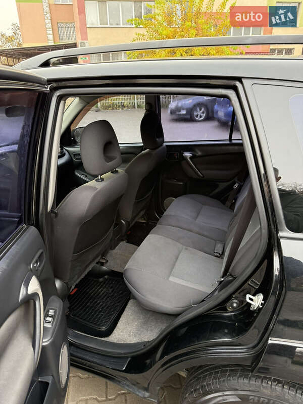 Позашляховик / Кросовер Toyota RAV4 2004 в Одесі