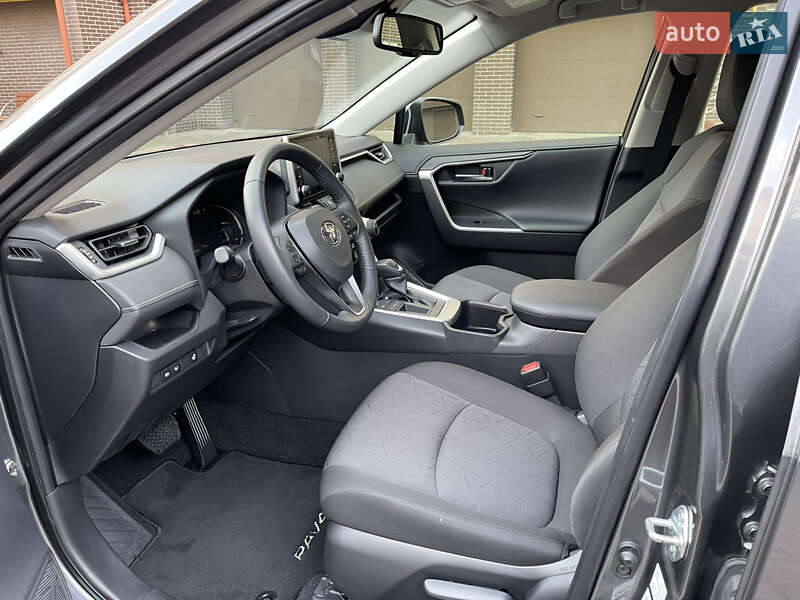 Внедорожник / Кроссовер Toyota RAV4 2022 в Черновцах