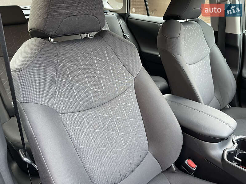 Внедорожник / Кроссовер Toyota RAV4 2022 в Черновцах